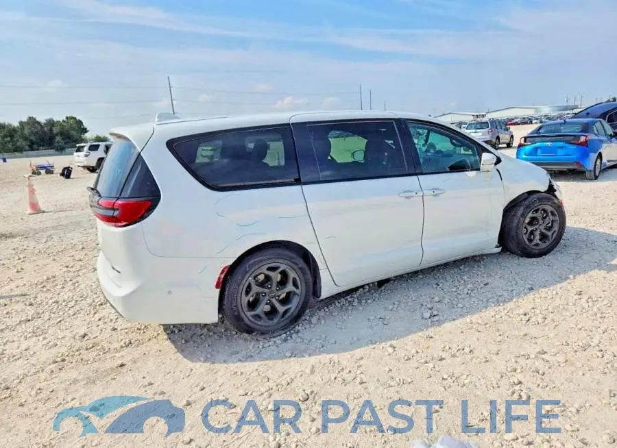 2C4RC1L77NR180071# 3