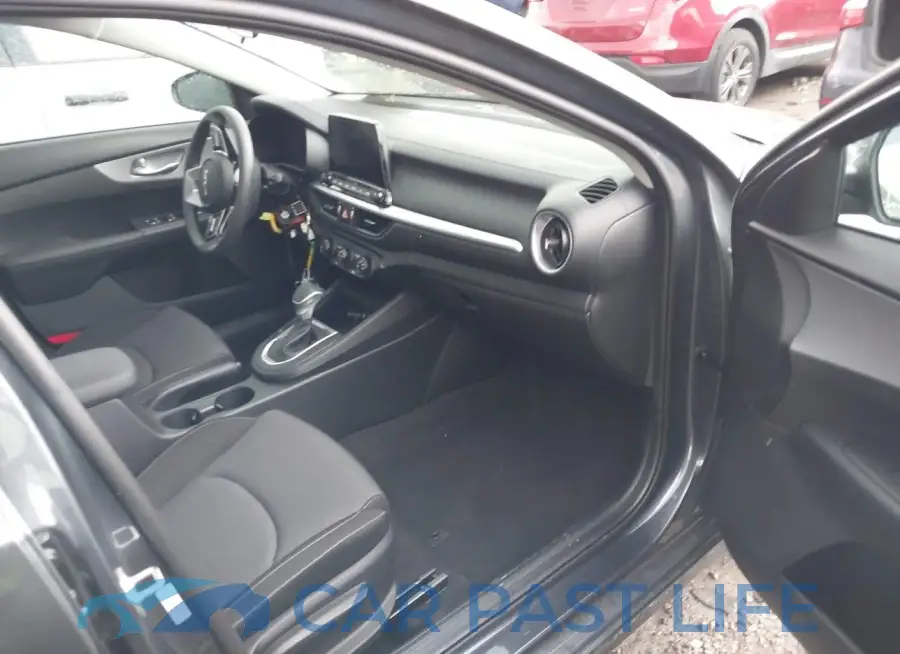 3KPF24AD3PE688137# 5