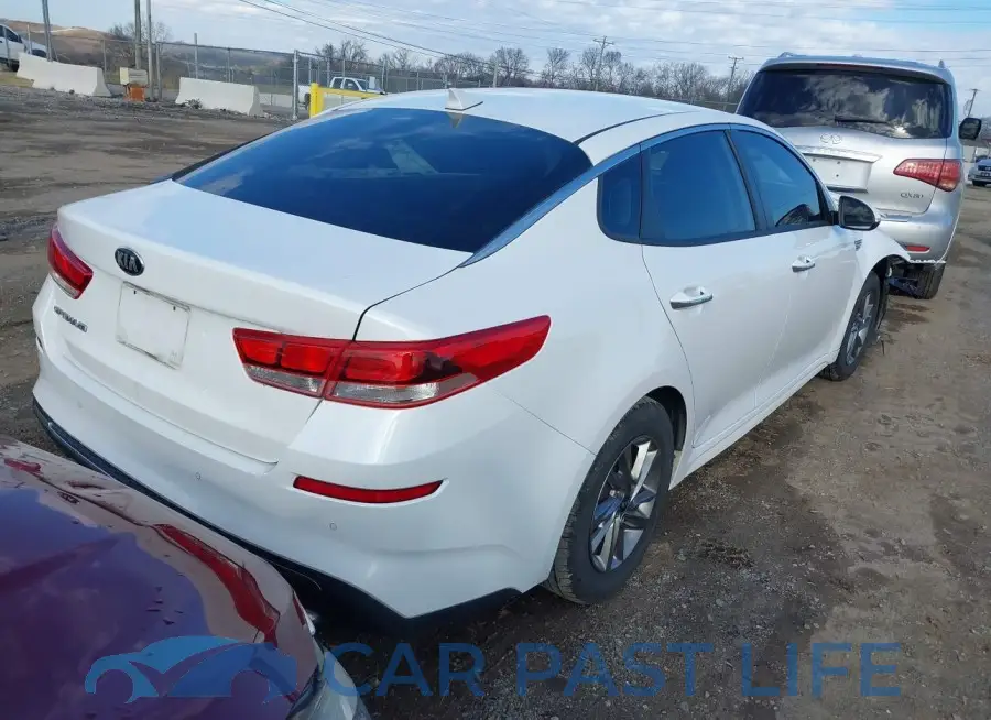 5XXGT4L33KG328825# 4