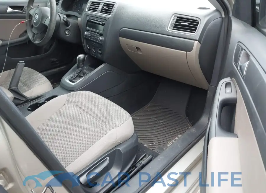 3VW2K7AJ8EM257363# 5