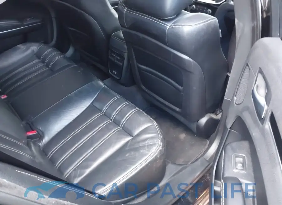 2C3CCAGG5HH529940# 8