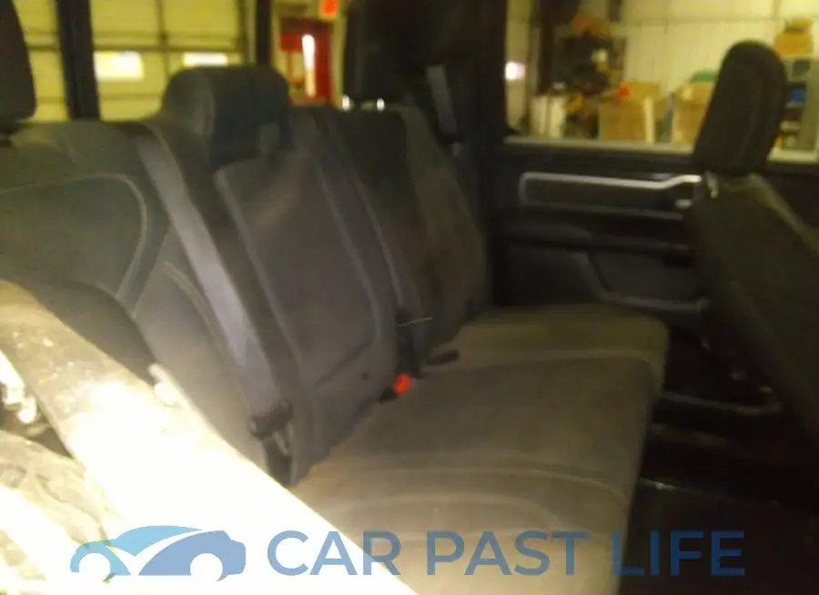 1C6SRFFT6KN919503# 8