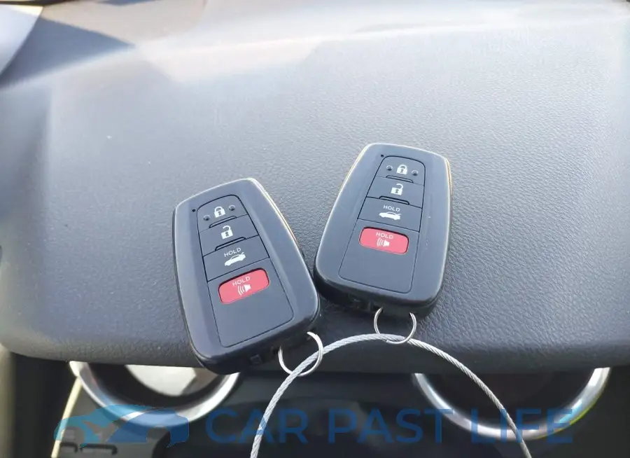 4T1B61HK8JU135588# 11