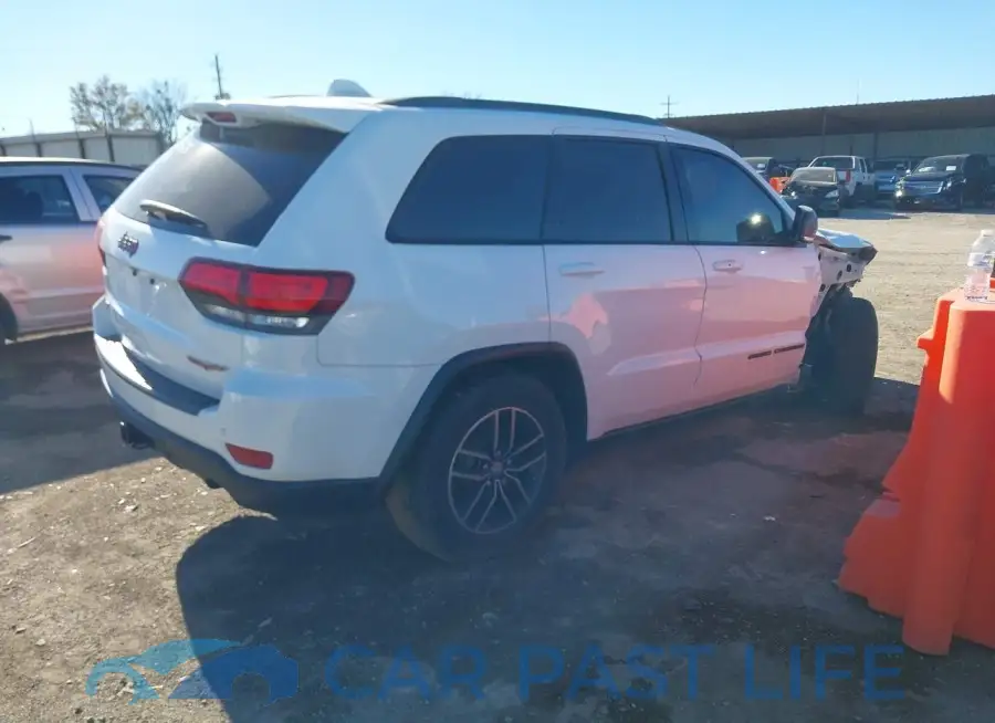 1C4RJFLG7JC437638# 4