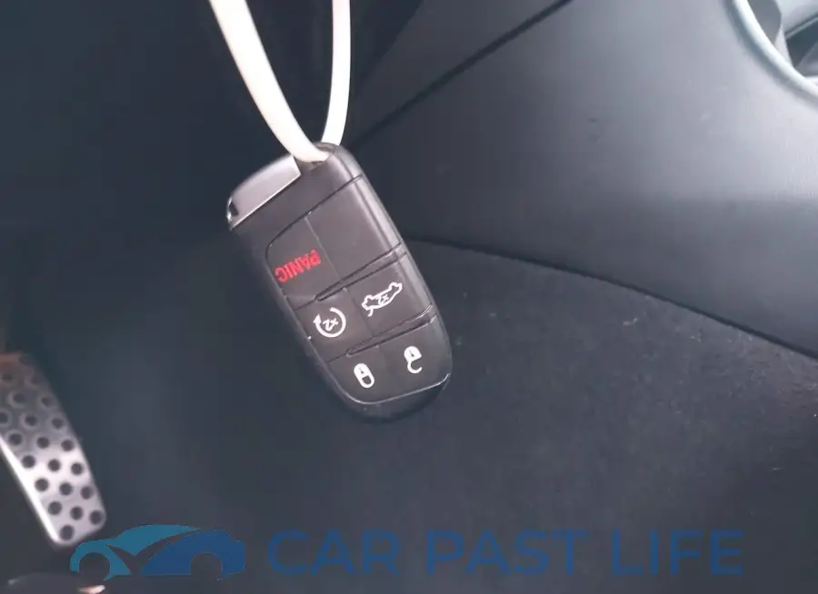 2C3CDXGJ8MH565112# 11