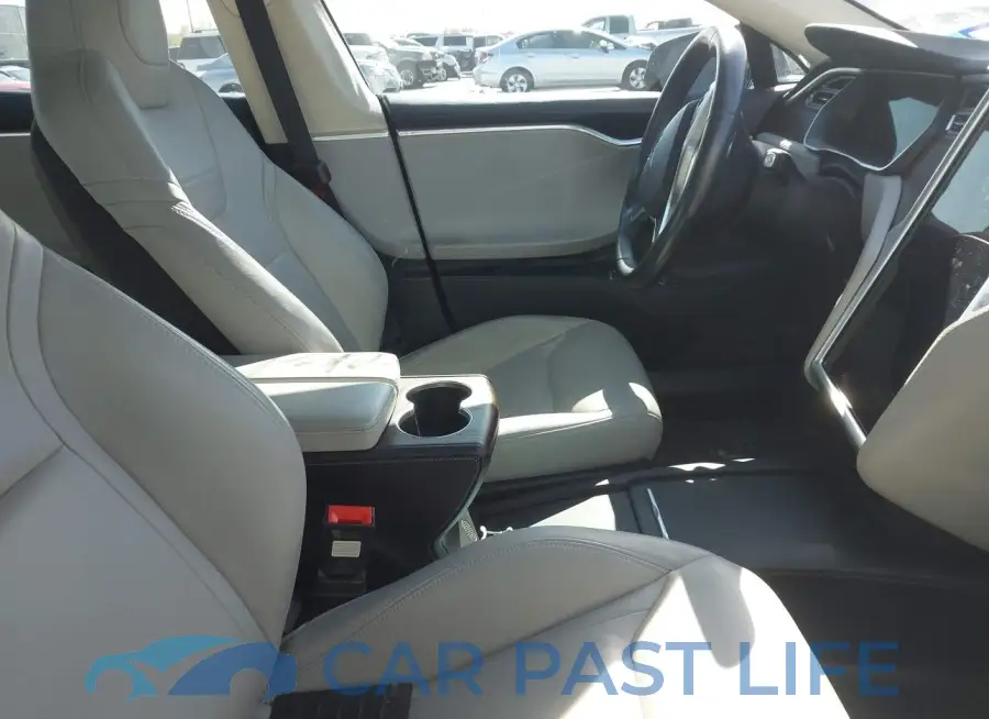 5YJSA1E10GF144446# 5