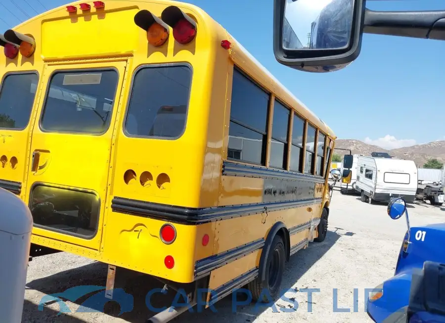 1FDFE4FS6GDC07566# 4