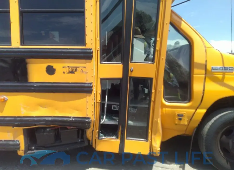 1FDFE4FS6GDC07566# 6