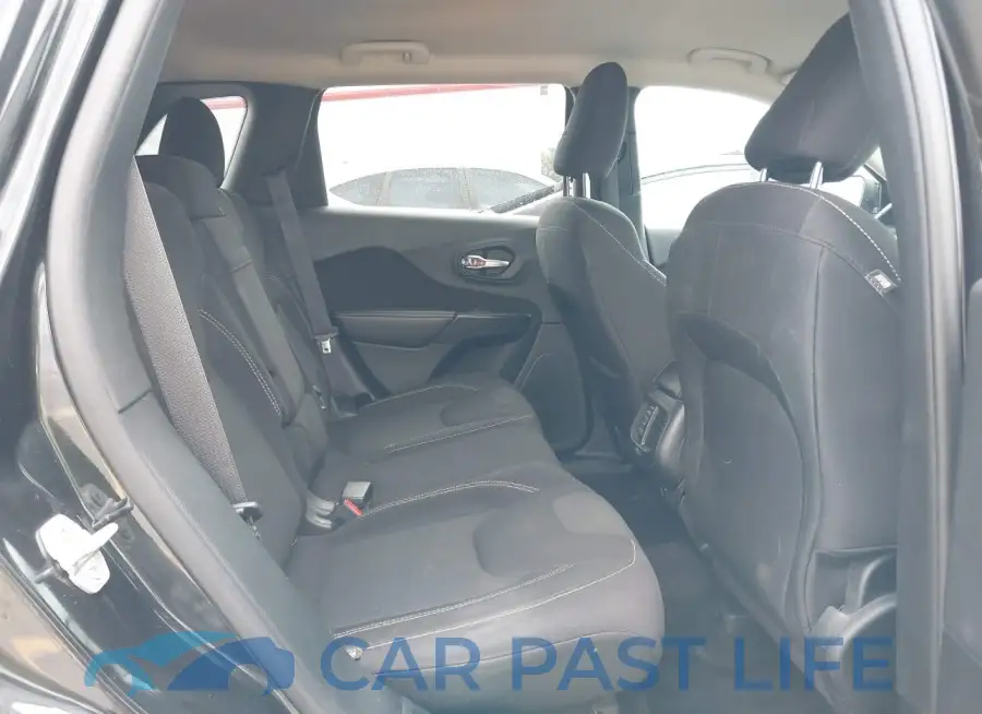 1C4PJLCB6FW507842# 8