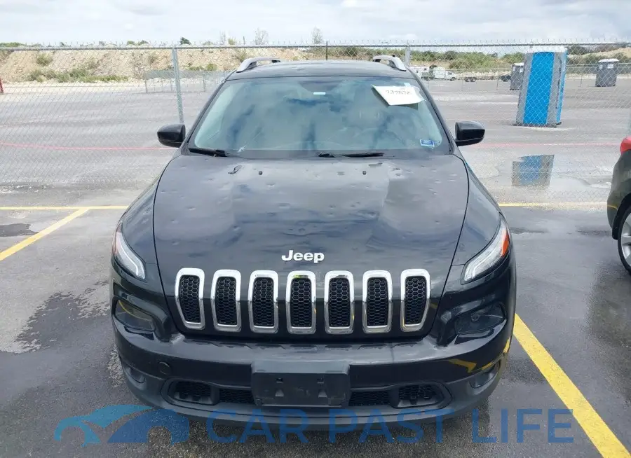1C4PJLCB6FW507842# 12