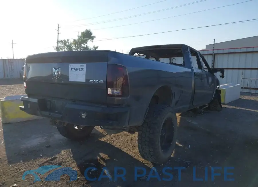 3C6UR5HL6EG110855# 4