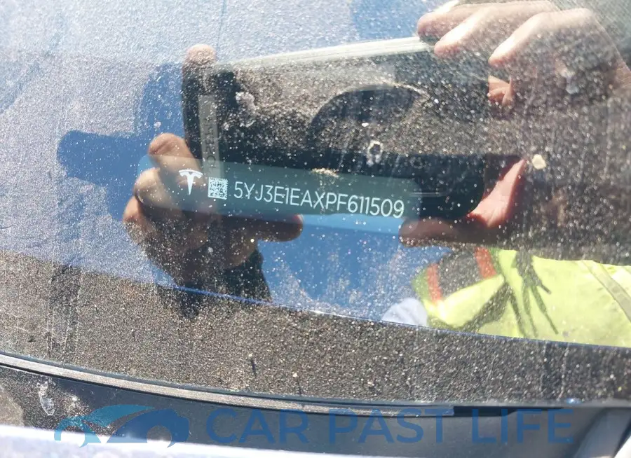 5YJ3E1EAXPF611509# 9