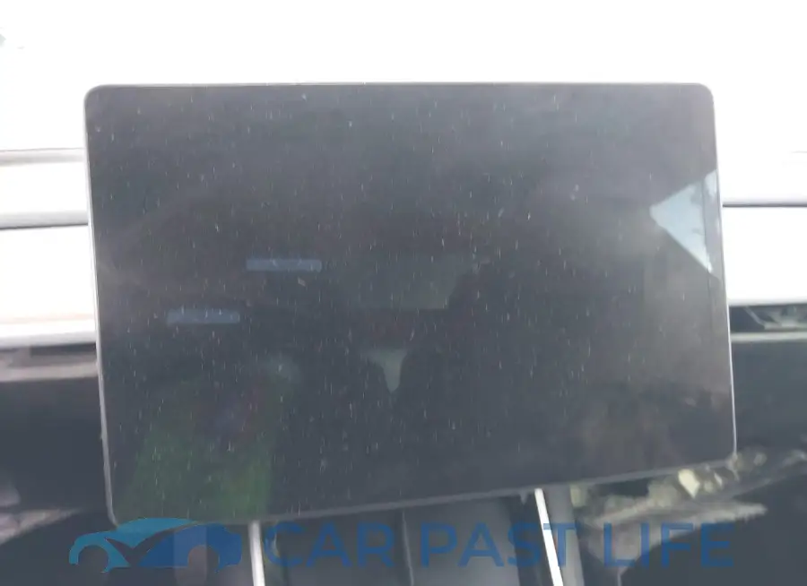 5YJ3E1EB8KF452815# 17