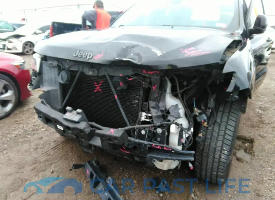 1C4RJECG0JC218160# 6
