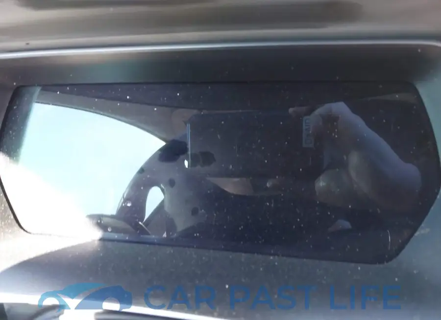 5YJSA1E40JF245973# 7
