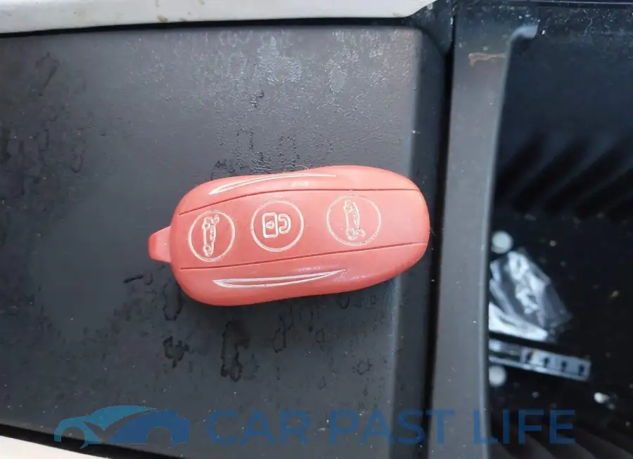 5YJSA1E40JF245973# 11