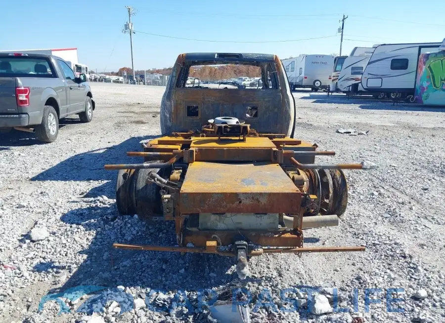 3C7WRNEL6MG702067# 8