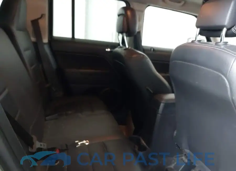 1C4NJRAB3FD382002# 8