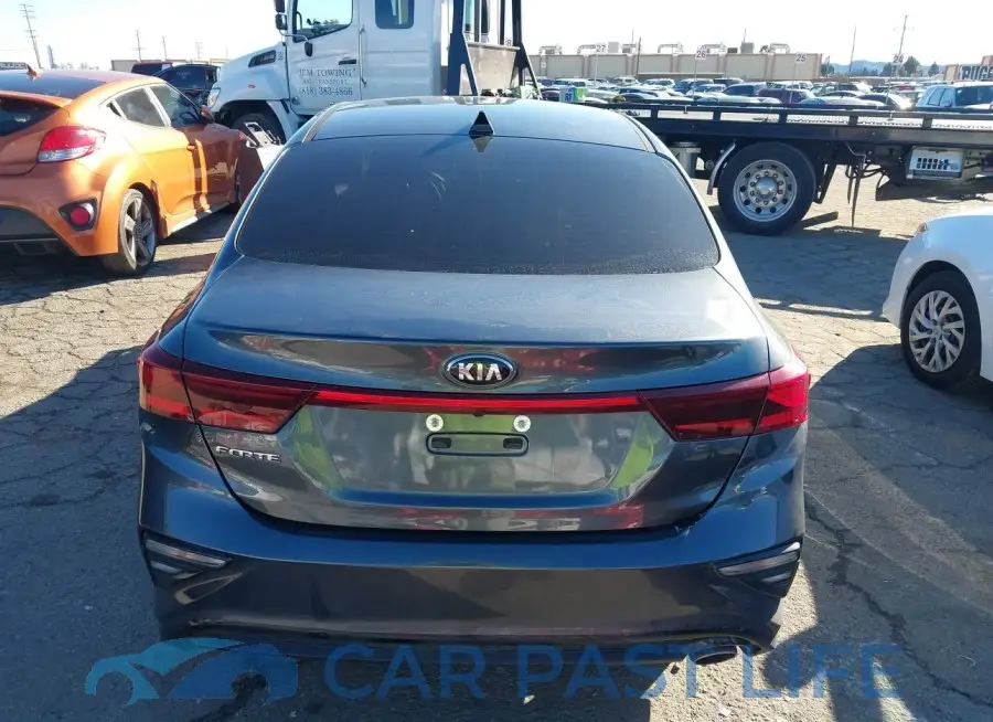 3KPF24AD2KE137853# 17