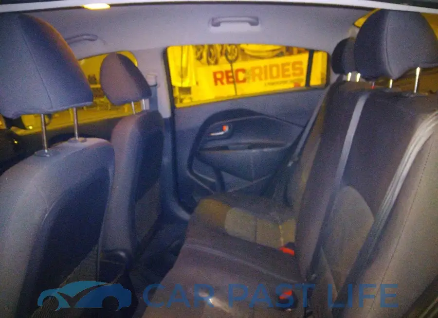 KNADM4A32E6355677# 8