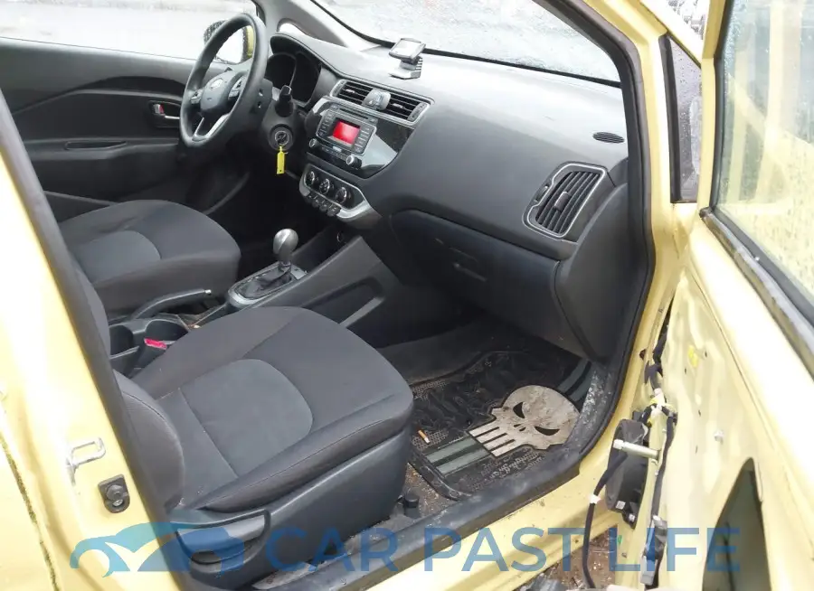 KNADM5A38G6676566# 5