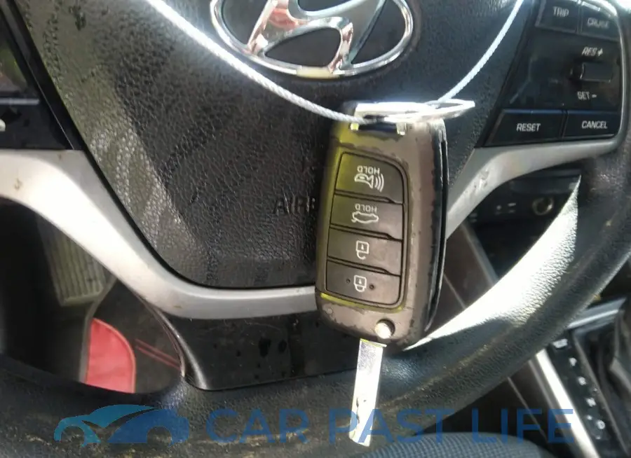 3KPC24A38KE072890# 11