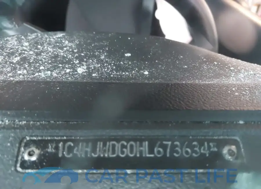 1C4HJWDG0HL673634# 9