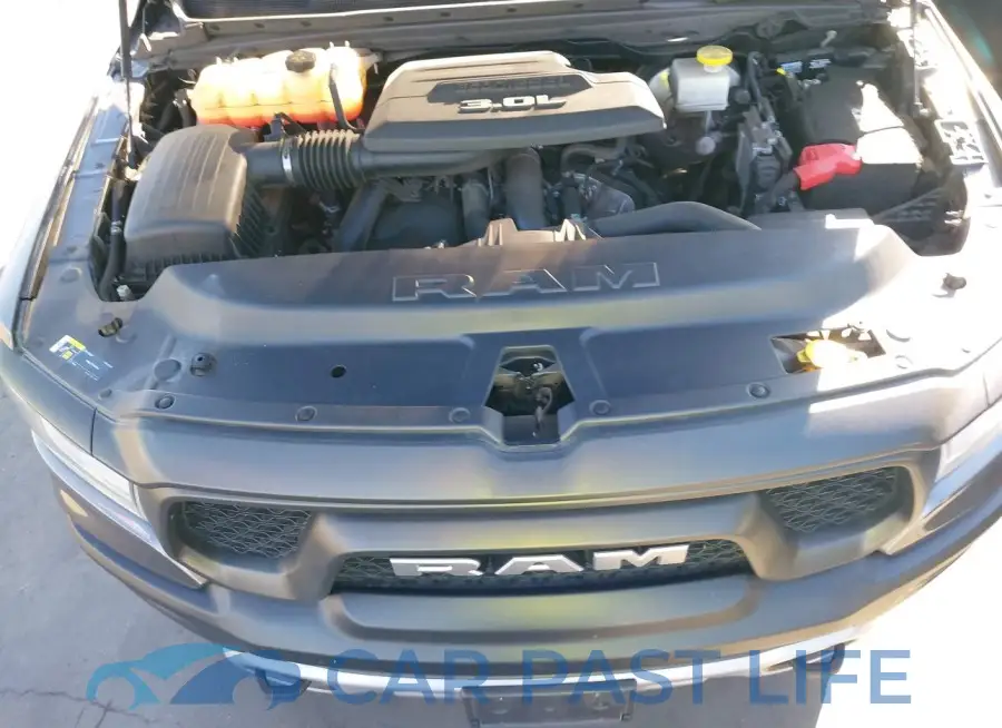 1C6SRFLM8MN585135# 10