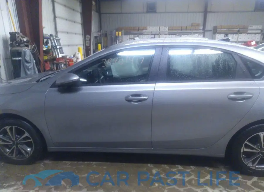 3KPF24AD8PE674086# 14