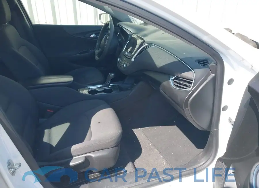 1G1ZD5ST3LF065760# 5