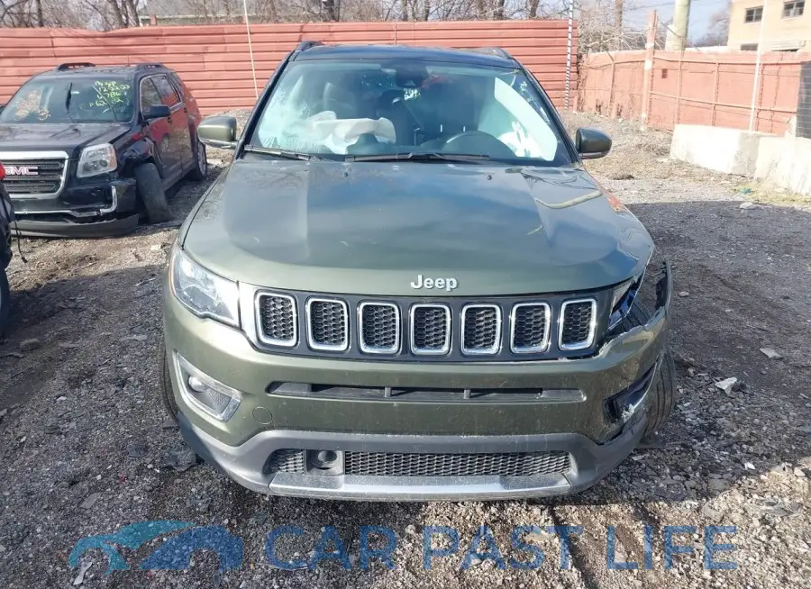 3C4NJDCB8MT542172# 11