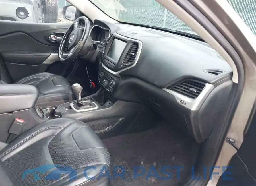 1C4PJLJS8GW297975# 5