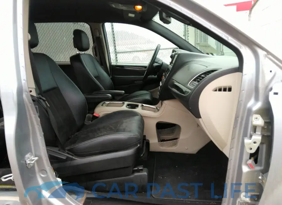 2C4RDGCG4KR564661# 5
