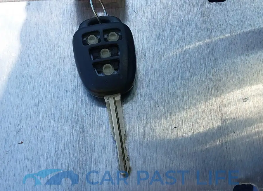 2T1BURHE9GC689618# 11