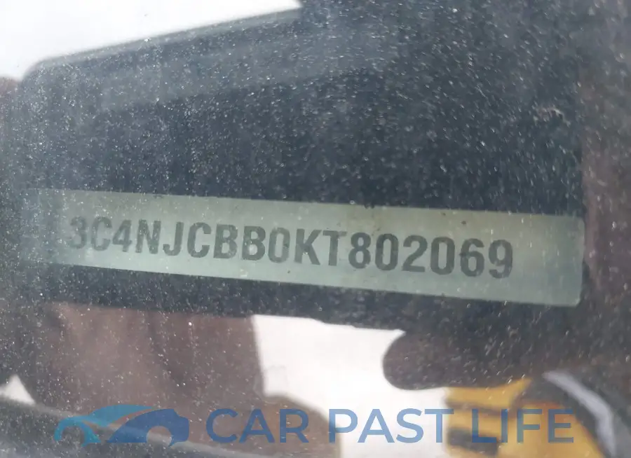 3C4NJCBB0KT802069# 9