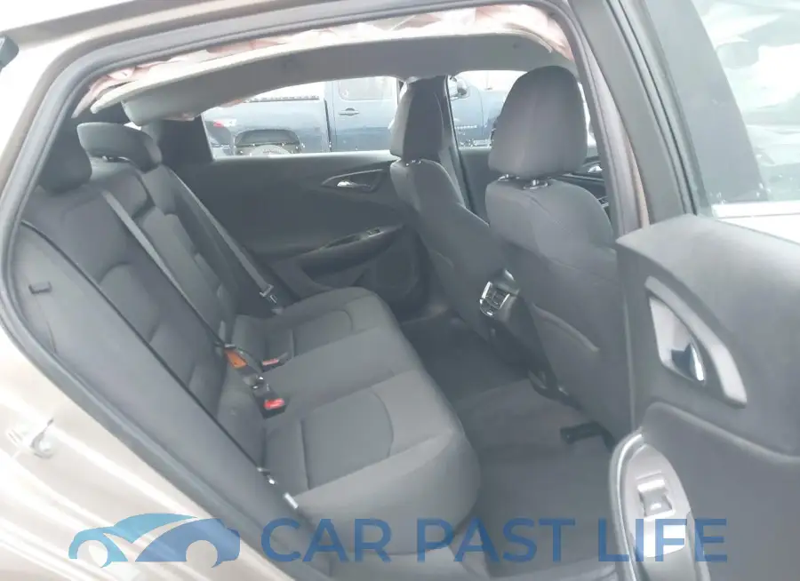 1G1ZD5ST1NF116580# 8
