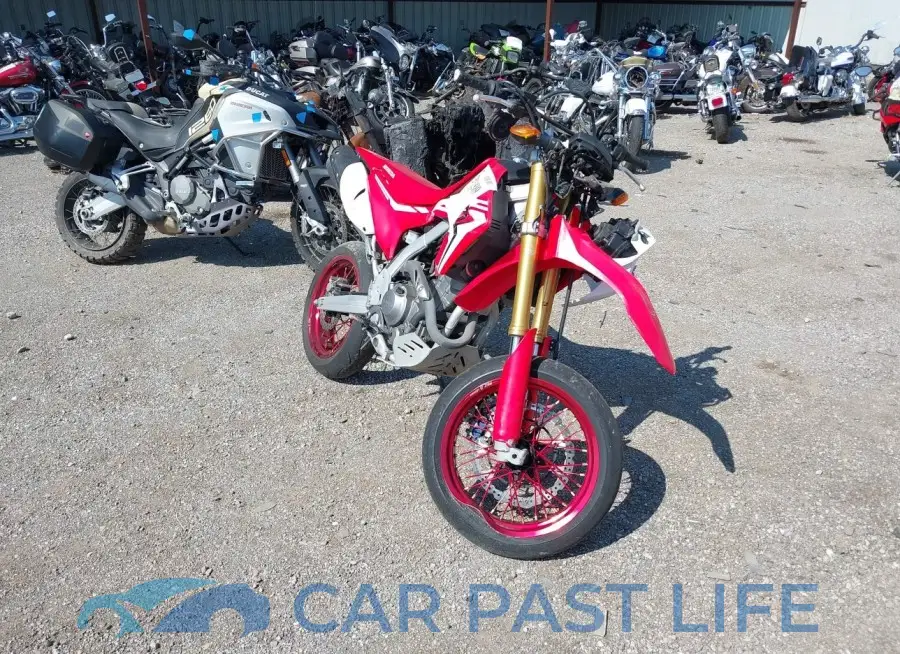 MLHMD441XJ5100883# 1