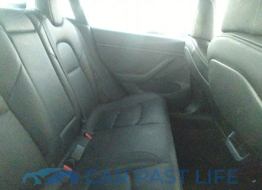 5YJ3E1EB8NF167083# 8