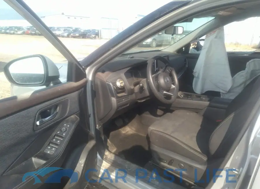 JN8AT3BB4MW215271# 5