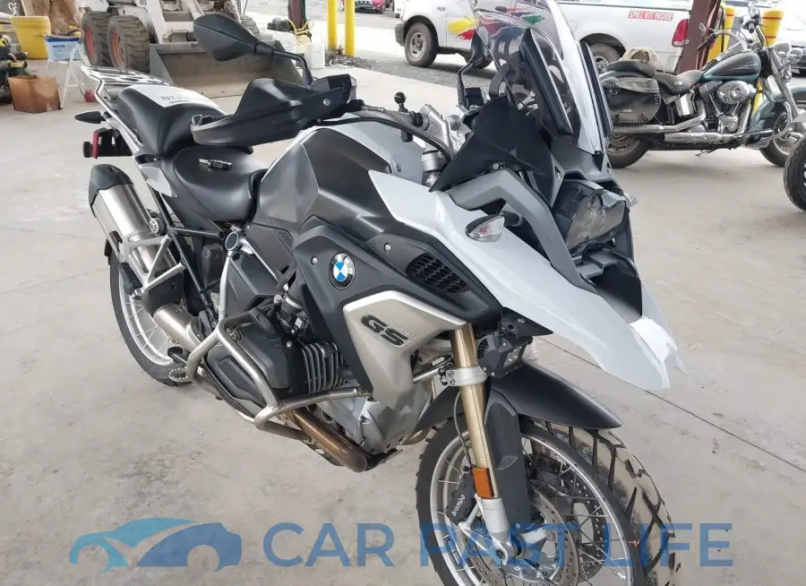 WB10A6105HZ654916# 1