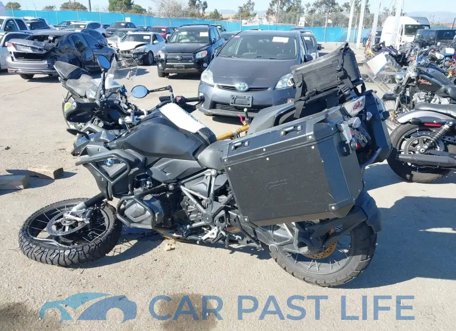 WB10J9300LZJ18768# 3