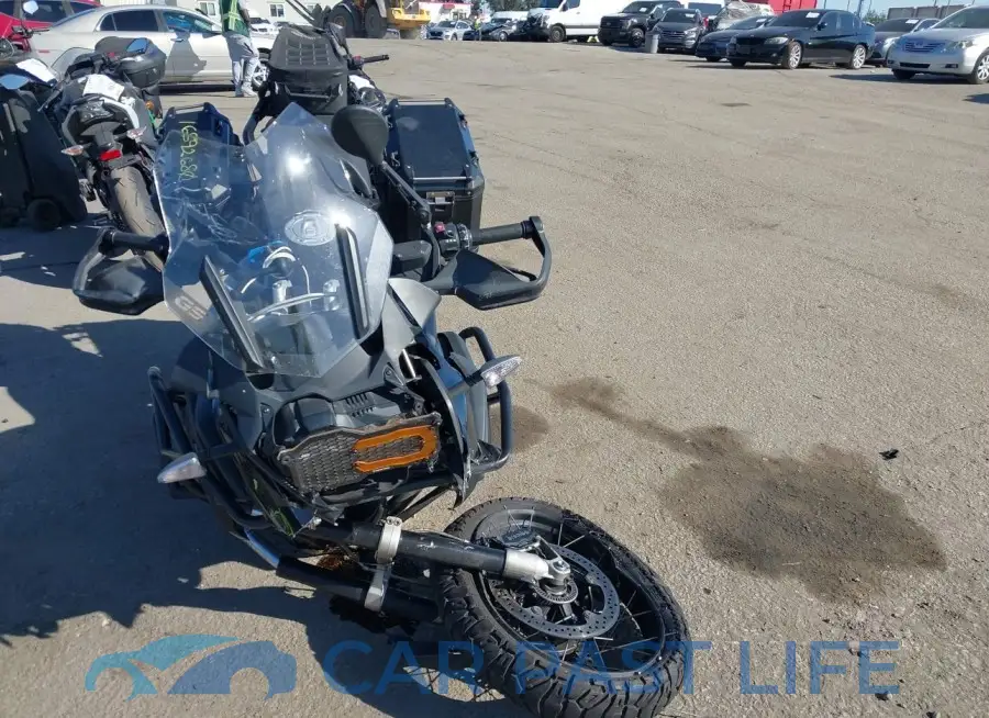 WB10J9300LZJ18768# 5