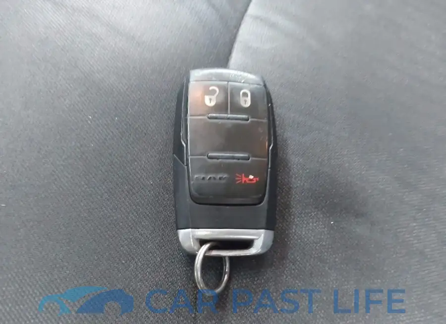 3C7WRLFL6KG531806# 11
