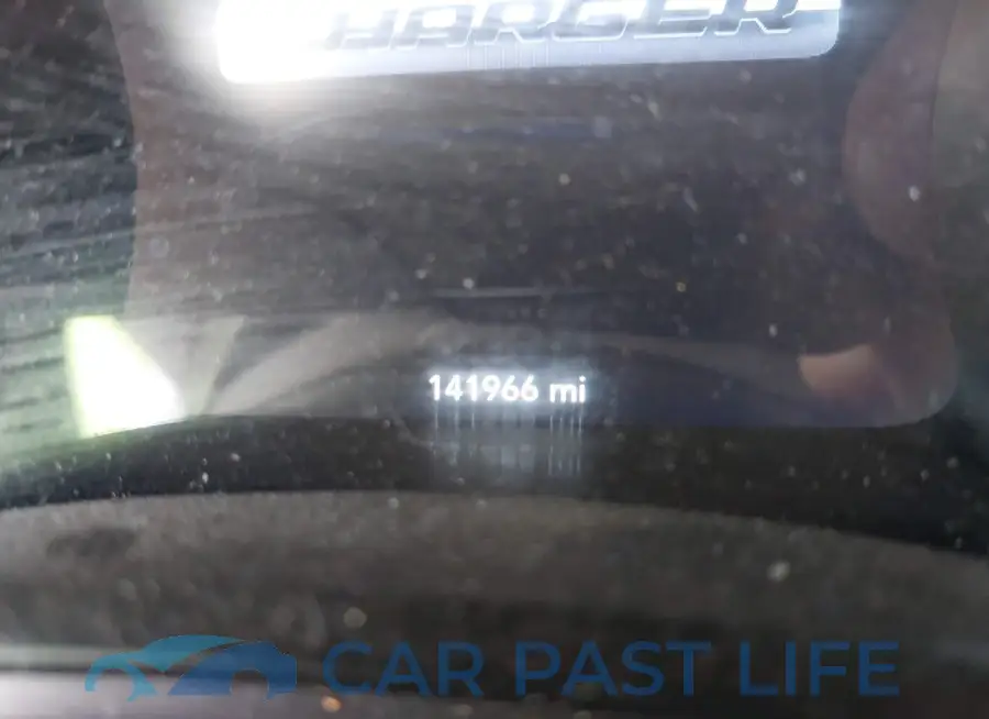 2C3CDXBGXFH843930# 7