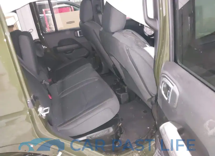 1C4RJXP62RW272048# 8
