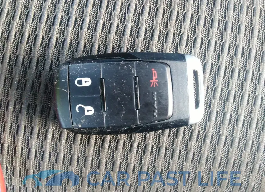 3C7WRLFL7MG586705# 11