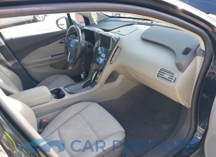 1G1RD6E49EU133925# 5
