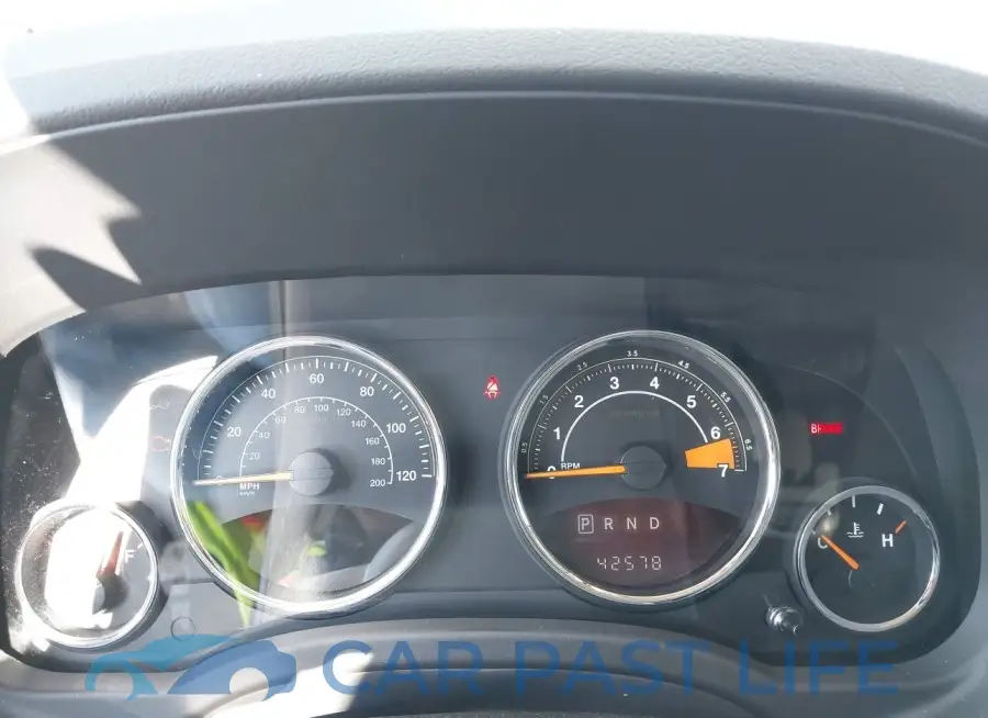 1C4NJCEB2HD186157# 7