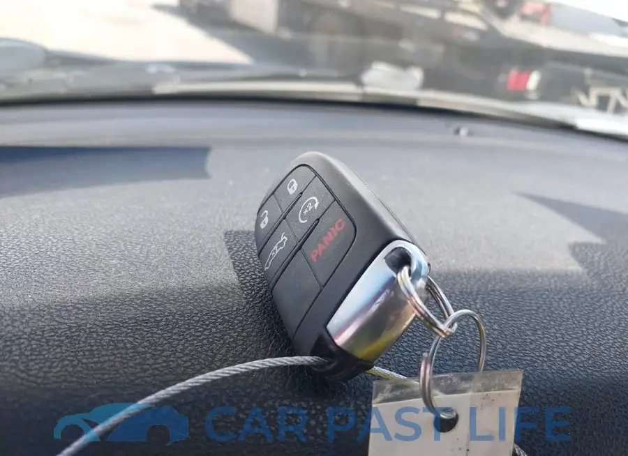 2C3CDXHG4FH801289# 11