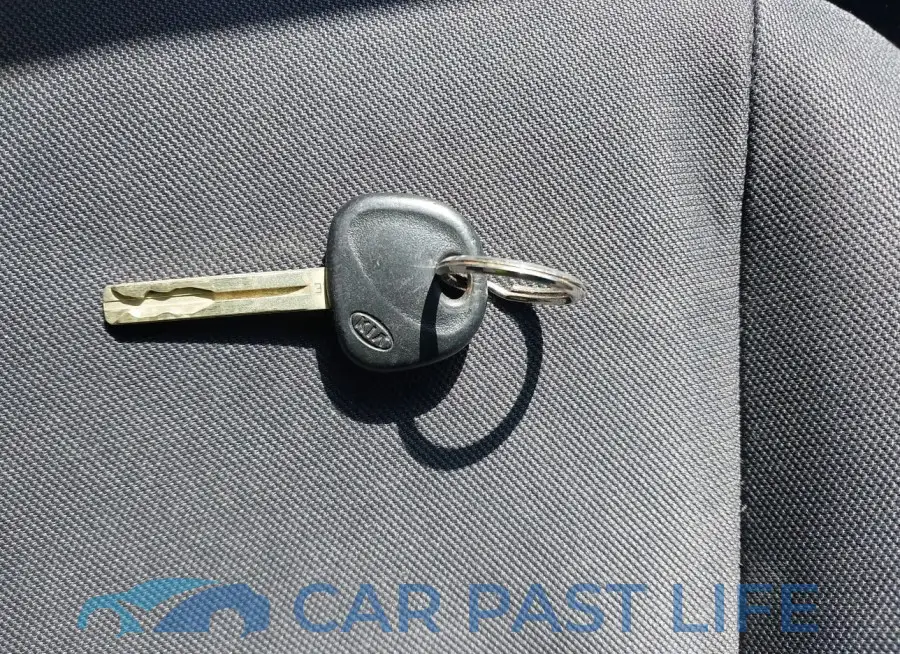 KNADM4A32G6681899# 11